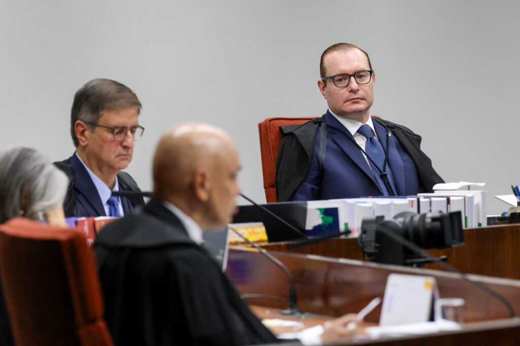 Julgamento de Bolsonaro ao vivo: assista ao julgamento mais importante da história 4 julgamento-de-bolsonaro-ao-vivo-assista-ao-julgamento-mais-importante-da-historia-na-manha-de-2-de-setembro-o-ministro-relator-alexandre-de-moraes-e-procurado-geral-da-republica-paulo-gonet-leram-os-relatorios-foto-gustavo-moreno-stf-tvt-news