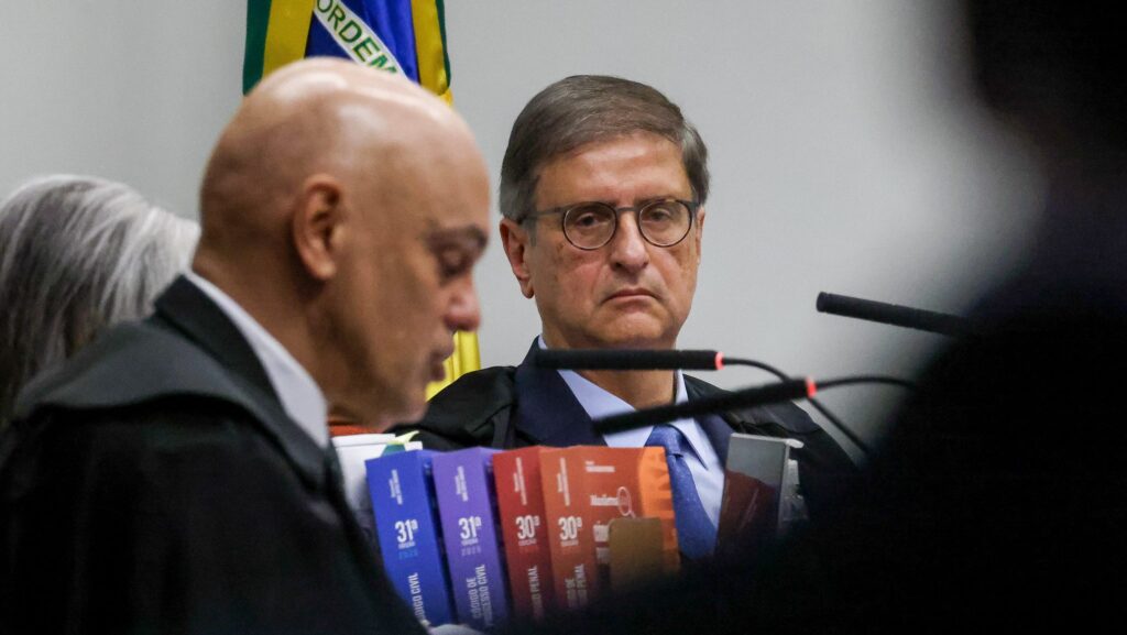 Julgamento de Bolsonaro ao vivo: assista ao julgamento mais importante da história 2 julgamento-de-bolsonaro-ao-vivo-assista-ao-julgamento-mais-importante-da-historia-na-manha-de-2-de-setembro-o-ministro-relator-alexandre-de-moraes-e-procurado-geral-da-republica-paulo-gonet-leram-os-relatorios-foto-gustavo-moreno-stf-tvt-news