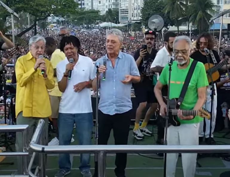 Manifestações no Rio e em SP contra anistia e PEC da Blindagem reúnem milhares 4 manifestacoes-no-rio-em-sp-contra-anistia-e-pec-da-blindagem-acompanhe-show-de-gigantes-caetano-veloso-djavan-chico-buarque-e-gilberto-gil-juntos-contra-anistia-e-pec-da-blindagem-imagens-midia-ninja-tvt-news
