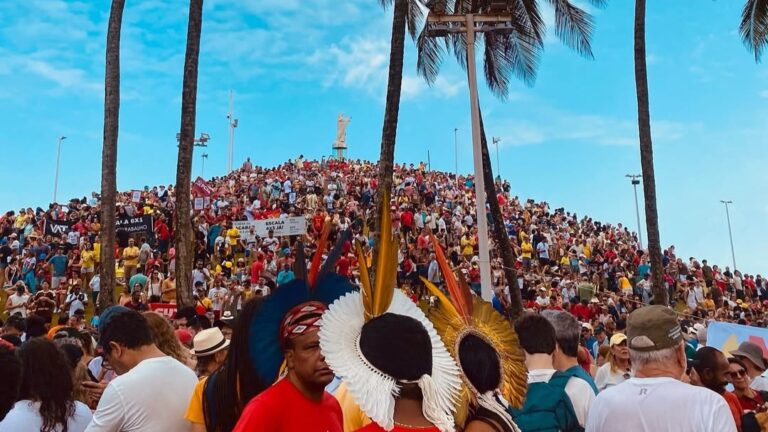 confira-manifestacao-em-salvador-contra-anistia-e-pec-da-blindagem-milhares-de-pessoas-em-salvador-para-protestar-contra-anistia-e-pec-da-blindagem-imagem-midia-ninja-tvt-news