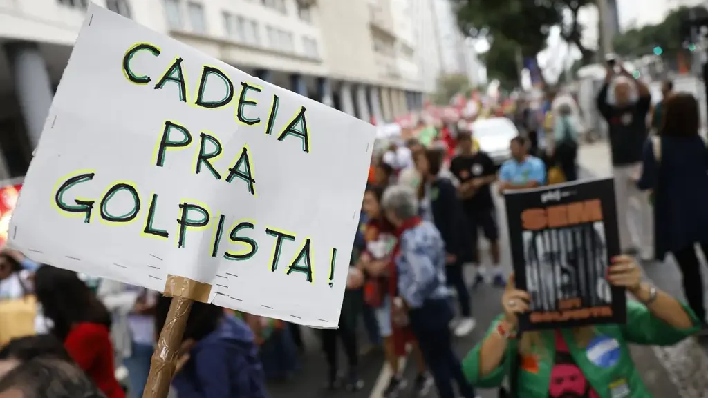 Maioria dos brasileiros é contra anistiar golpista, diz Datafolha 3 datafolha-anistia-a-bolsonaro-e-rejeitada-por-54-e-aprovada-por-39-maioria-reprova-proposta-articulada-no-congresso-para-livrar-condenados-por-golpe-de-estado-foto-fernando-frazao-agencia-brasil-tvt-news
