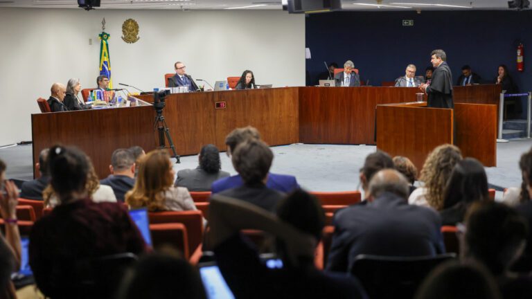 TVTNews 8 golpe-stf-retoma-julgamento-de-bolsonaro-quarta-(3)-ministros-da-primeira-turma-julgam-o-nucleo-1-da-trama-golpista-foto-gustavo-moreno-stf-tvt-news