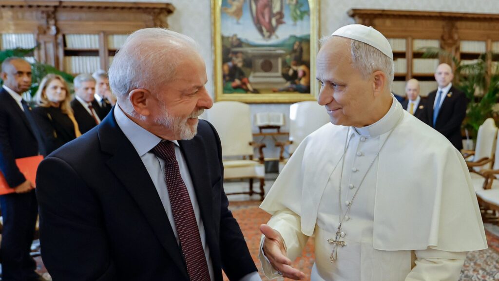lula-e-papa-leao-xiv-se-encontram-no-vaticano-lula-e-papa-leao-xiv-fazem-o-primeiro-encontro-dos-dois-lideres-foto-ricardo-stuckert-tvt-news