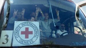 TVTNews 23 israel-gaza-palestina-refens-acordo-de-paz-cessar-fogo-troca-de-refens-refens-palestinos-refens-isralenses-foto-hazem-bader-afp-tvt-news