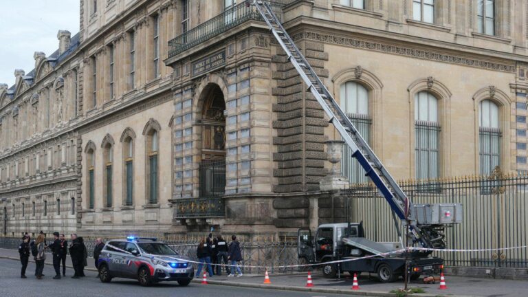 museu-do-louvre-roubo-foto-afp-tvt-news