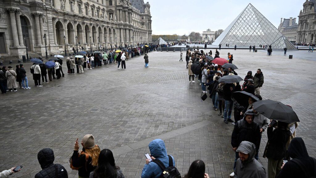 museu-do-louvre-roubo-foto-afp-tvt-news