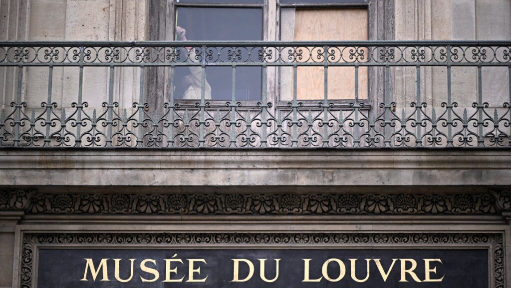 museu-do-louvre-roubo-foto-afp-tvt-news