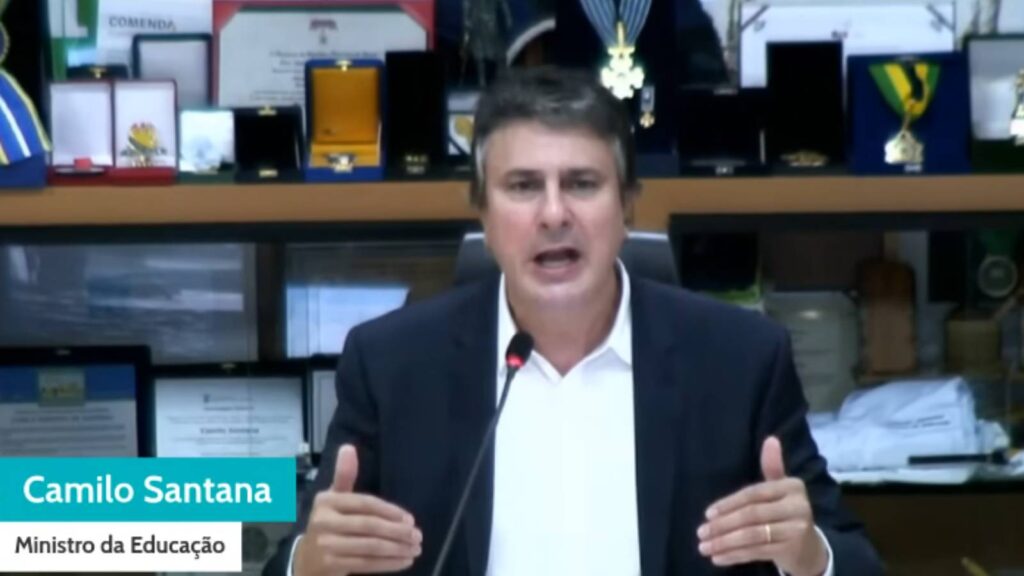 camilo-detalha-avancos-na-educacao-e-anuncia-carteira-nacional-do-professor-e-uma-forma-de-reconhecer-dar-uma-identidade-e-aumentar-a-autoestima-disse-ministro-sobre-carteira-do-professor-foto-reproducao-tvt-news