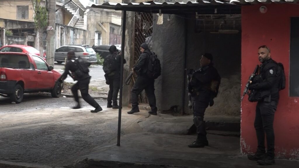 MPF e DPU cobram explicações ao governo do Rio sobre operação mais letal da história do Estado 4 mpf-e-dpu-cobram-explicacoes-ao-governo-do-rio-sobre-operacao-mais-letal-da-historia-do-estado-operacao-supera-total-de-mortos-do-jacarezinho-em-2021-imagem-cesar-sales-tvt-news
