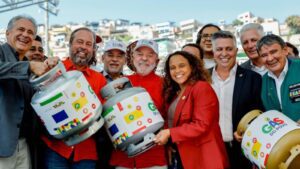 revendas-de-botijao-ja-podem-aderir-ao-gas-do-povo-programa-vai-garantir-gratuidade-na-recarga-de-botijao-para-15-milhoes-de-familias-foto-ricardo-stuckert-pr-tvt-news