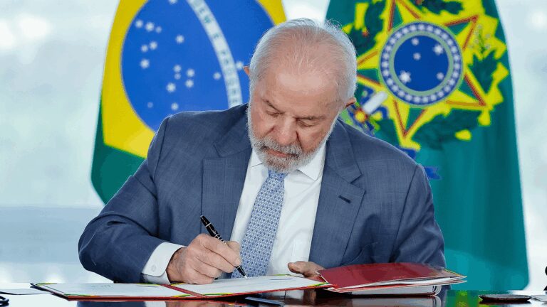TVTNews 14 lula-sanciona-lei-que-endurece-combate-ao-crime-organizado-como-cv-e-pcc-sancao-presidencial-ocorre-apos-chacina-no-rio-de-janeiro-foto-ricardo-stuckert-pr-tvt-news