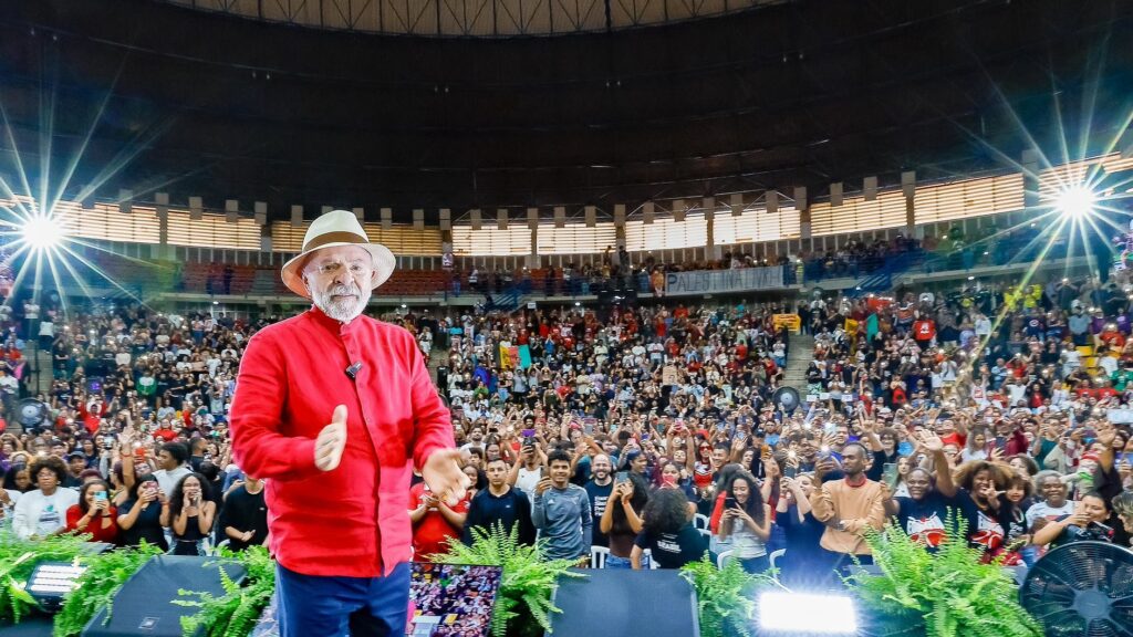 aulao-para-o-enem-com-o-lula-encontro-com-os-alunos-da-rede-de-cursinhos-populares-cpop-presidente-lula-se-encontra-com-estudantes-da-rede-de-cursinhos-populares-cpop-que-se-preparam-para-o-enem-no-ginasio-adib-moyses-dib-em-sao-bernardo-do-campo-no-abc-paulista-foto-ricardo-stuckert-pr-tvt-news