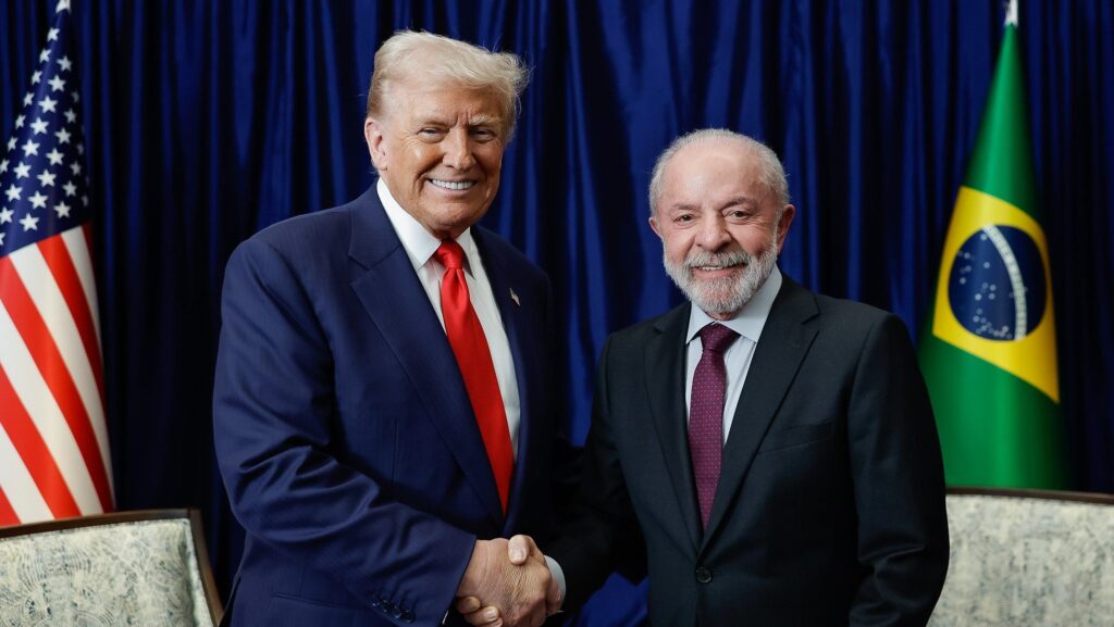 Lula e Trump se encontram para conversar sobre tarifaço 1 lula-e-trump-se-encontram-para-coversar-sobre-tarifaco-frnte-a-frente-lula-e-trump-dizem-que-havera-conclusao-rapida-para-os-dois-paises-foto-ricardo-stuckert-pr-tvt-news