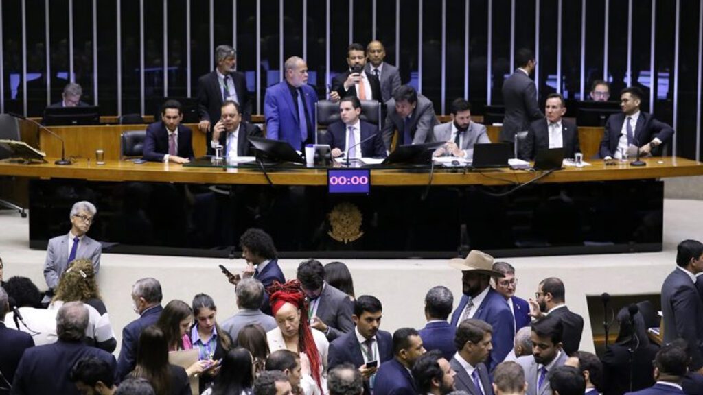 mp-do-iof-medida-retirada-pauta-governo-enfrenta-novo-desafio-fiscal-kayo-magalhaes-camara-dos-deputados-tvt-news