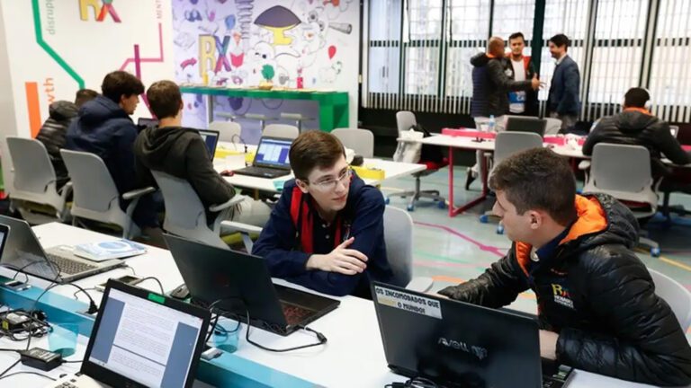 numero-jovens-sem-trabalhar-estudar-atinge-menor-nivel-10-anos-debora-brito-agencia-brasil-tvt-news