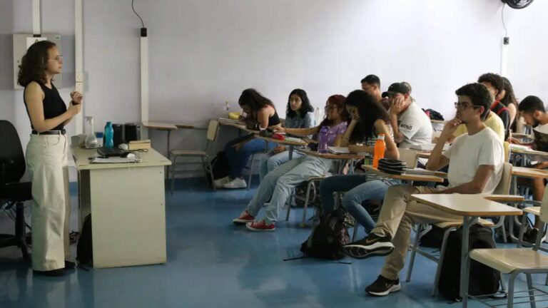 fuvest-divulga-locais-de-prova-do-vestibular-candidato-pode-escolher-primeira-fase-da-prova-acontece-no-dia-23-de-novembro-foto-rovena-rosa-agenciabrasil-tvt-news