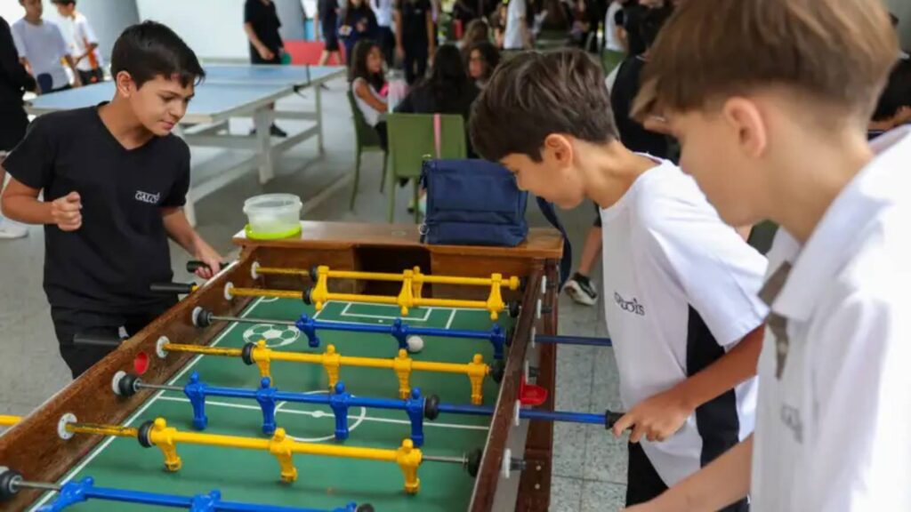 cai-de-51-para-37-uso-de-internet-nas-escolas-por-adolescentes-a-gente-comeca-a-ver-uma-queda-no-acesso-a-internet-na-escola-e-uma-queda-no-uso-de-rede-social-para-as-faixas-etarias-mais-novas-comemora-a-pesquisadora-foto-fabio-rodrigues-pozzebom-agenciabrasil-tvt-news