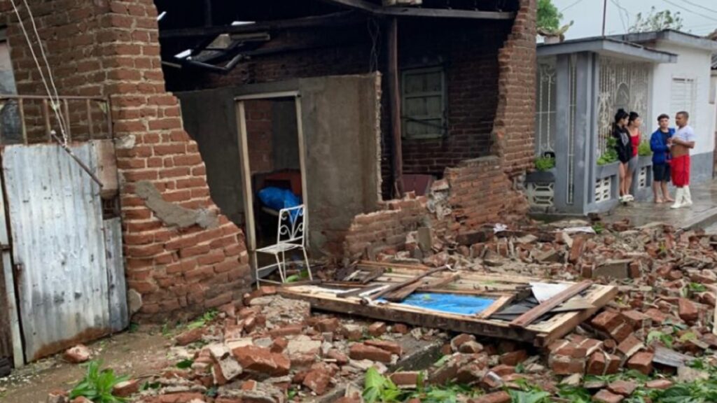 Furacão Melissa chega a Cuba; governo mobiliza Forças Armadas e defesa civil 1 furacão-cuba-telesur