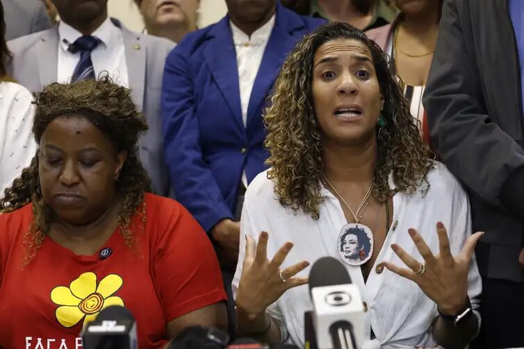 Ministra quer perícia independente após reunião com famílias no Rio 3 Rio perícia