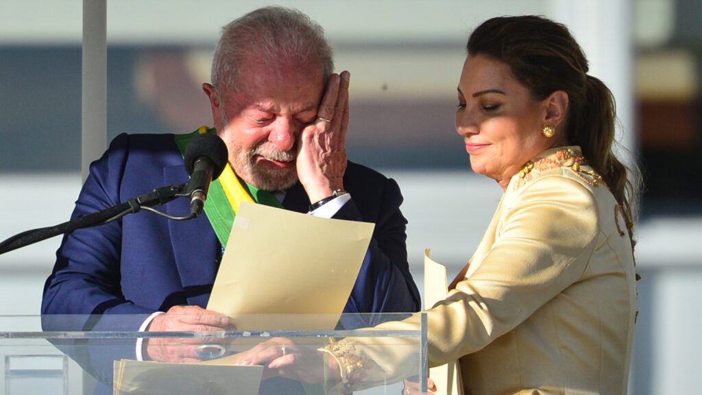 lula-80-anos-emocao-dividiu-espaco-com-a-politica-o-presidente-luiz-inacio-lula-da-silva-emocionado-durante-cerimonia-de-posse-no-palacio-do-planalto-em-2023-foto-marcelo-camargo-tvt-news