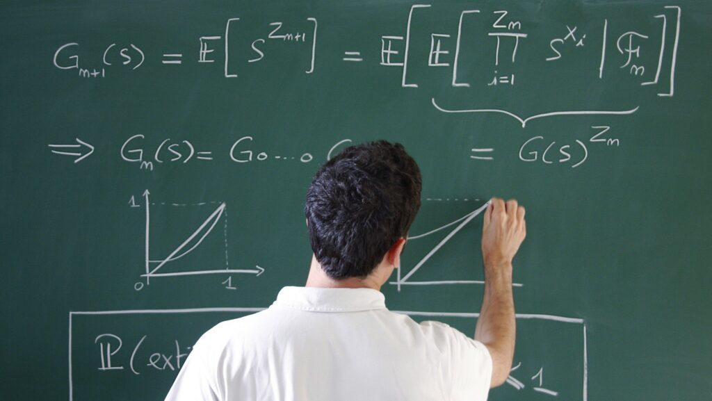 dica-de-formacao-para-professores-doutorado-profissional-em-matematica-e-aprovado-na-capes-o-doutorado-profissional-em-matematica-e-o-primeiro-programa-de-doutorado-no-pais-a-unir-pesquisa-em-matematica-formacao-docente-e-comunicacao-cientifica-foto-ecole-polytechnique-universite-paris-saclay-tvt-news