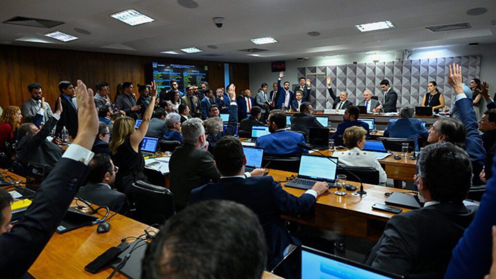 mp-compensa-revogacao-decreto-iof-vai-ao-congresso-a-mp-foi-aprovada-em-comissao-mista-do-senado-nesta-terca-feira-(7)-foto-agencia-senado-tvt-news