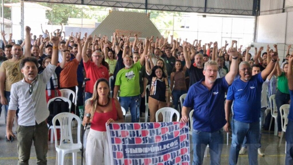 Servidores do ES farão greve a partir de 7 de outubro: serão 3.7 mil servidores de 14 autarquias e secretarias. Foto: Sindipúblicos