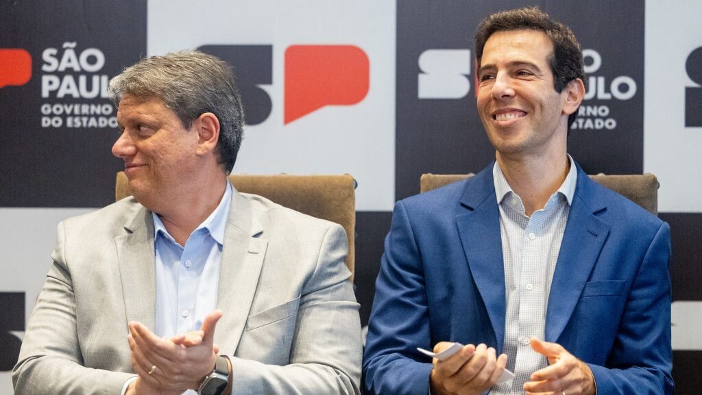 mp-sp-governo-tarcisio-pare-uso-plataformas-escolas-renato-feder-secretario-de-educacao-e-tarcisio-de-freitas-governador-de-sao-paulo-foto-educacao-sp-tvt-news