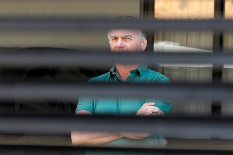 bolsonaro-e-preso-prisao-preventiva-foi-decretada-bolsonaro-esta-preso-na-sede-da-policia-federal-pf-brasilia-por-que-bolsonaro-foi-preso-tornozeleira-tvt-news