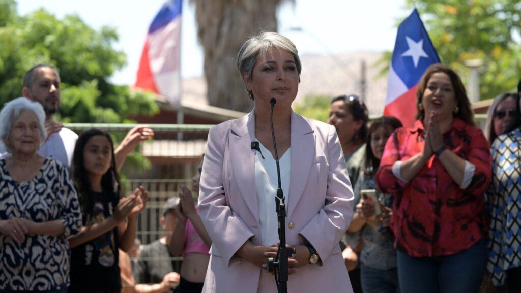 Eleições no Chile definem próximo presidente 1 eleicoes-no-chile-eleicao-para-presidente-no-chile-chile-vai-as-urnas-a-candidata-a-presidencia-do-chile-jeannette-jara-da-coligacao-unidad-por-chile-tvt-news