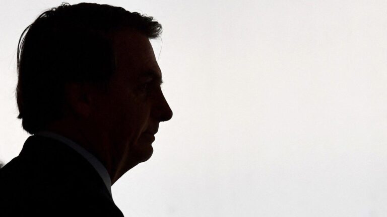 bolsonaro-e-preso-prisao-preventiva-foi-decretada-bolsonaro-esta-preso-na-sede-da-policia-federal-pf-brasilia-por-que-bolsonaro-foi-preso-tornozeleira-tvt-news