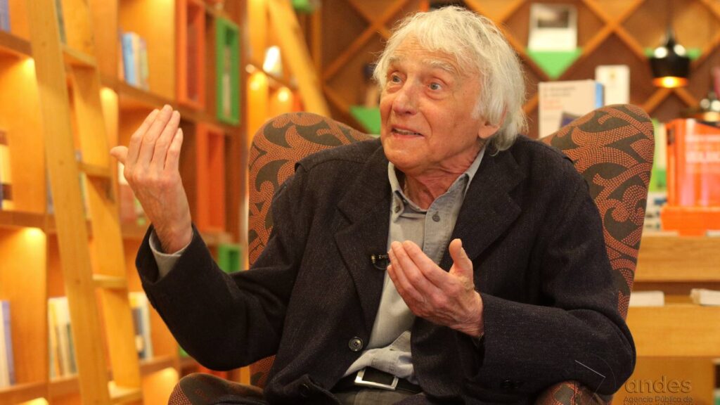 morre-armand-matellart-teorico-da-escola-latino-americana-de-comunicacao-junto-com-ariel-dorfman-mattelart-publicou-para-ler-o-pato-donald-que-se-tornou-um-classico-do-pensamento-latino-americano-foto-carlos-rodriguez-andes-cc-tvt-news