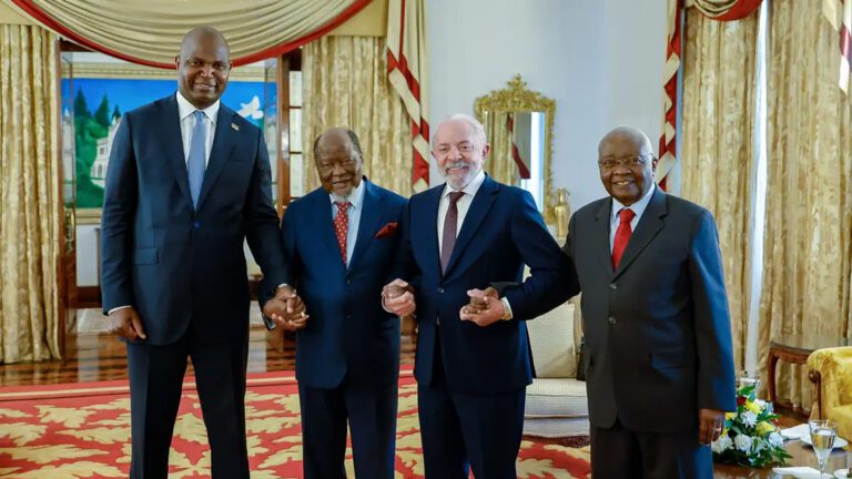 Brasil-e-Mocambique-assinam-acordos-para-fortalecer-o-pais-africano-ricardo-stuckert-pr-tvt-news