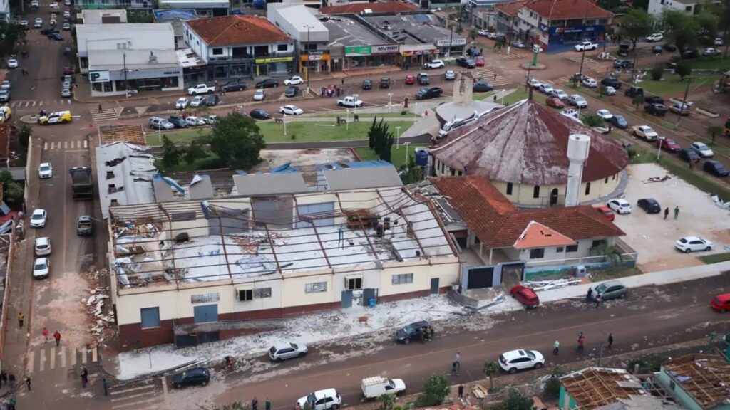 Governo-trabalha-para-liberar-FGTS-de-atingidos-por-tornado-no-PR-ari-dias-aenpr-tvt-news