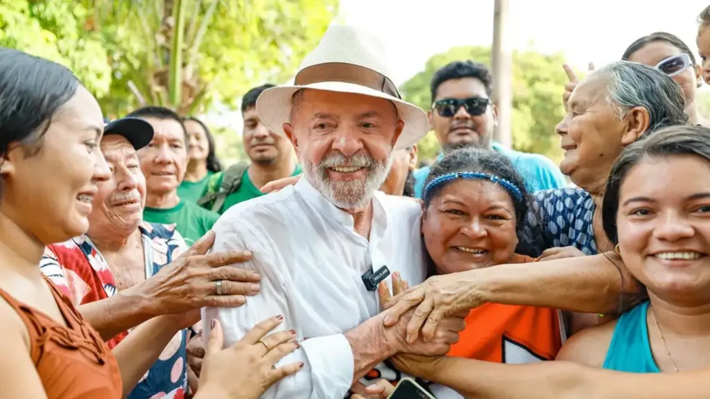 Justica-tributaria-Lula-celebra-isencao-para-quem-ganha-ate-R-5-mil-ricardo-stuckert-pr-tvt-news