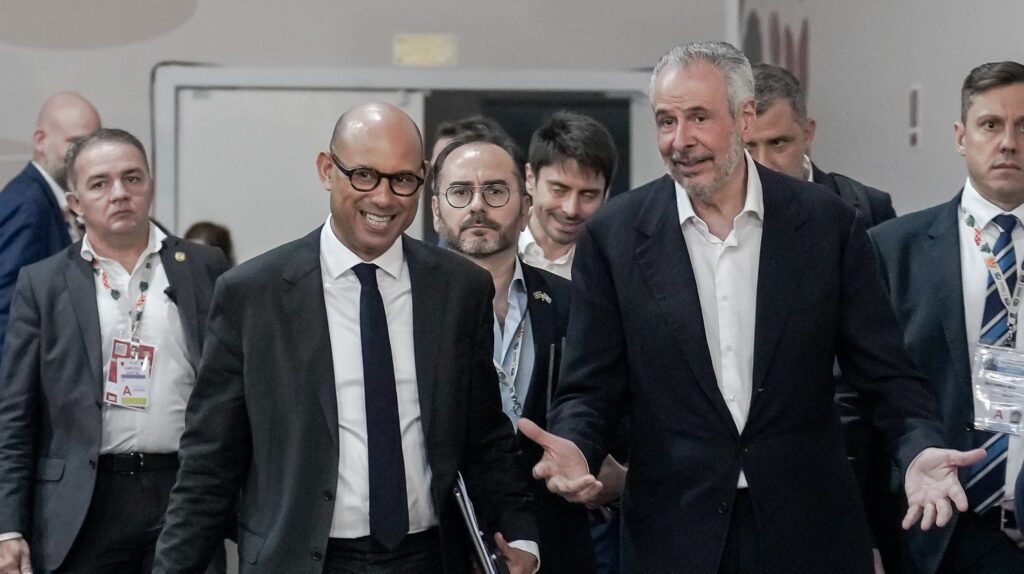 cop30-111-paises-ja-entregaram-relatorios-de-metas-climaticas-cop30-negociacoes-comecam-apos-acordo-sobre-a-agenda-de-acoes-tvt-news