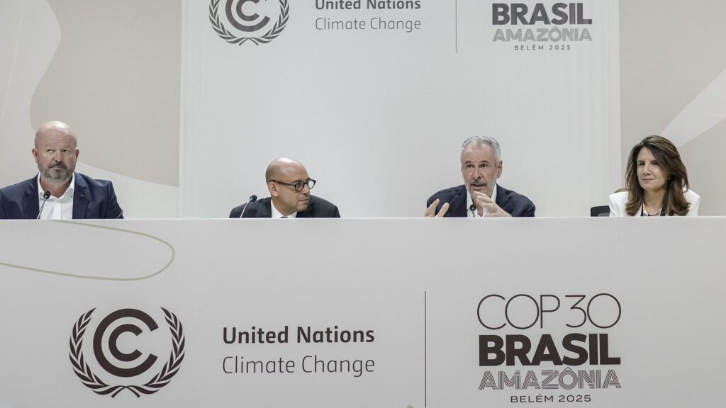 cop30-111-paises-ja-entregaram-relatorios-de-metas-climaticas-cop30-negociacoes-comecam-apos-acordo-sobre-a-agenda-de-acoes-tvt-news