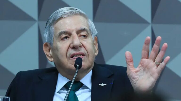 TVTNews 16 O Exército conduziu nesta tarde os generais Augusto Heleno e Paulo Sérgio Nogueira até o Comando Militar do Planalto, no centro de Brasília. Foto: Lula Marques/EBC