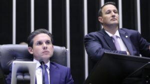 Da Redação 32 camara-aprova-projeto-de-lei-antifaccao-entenda-o-que-muda-presidente-da-camara-forca-votacao-mesmo-sem-apoio-do-governo-e-bolsonaristas-foto-kayo-magalhaes-camara-dos-deputados-tvt-news