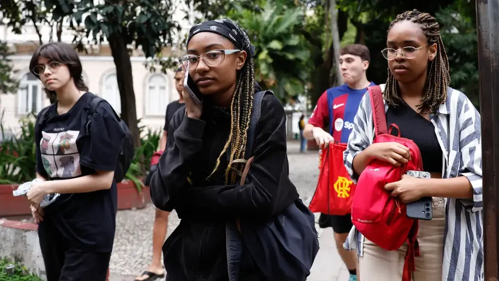 pesquisa-juventudes-mostra-o-que-os-jovens-e-juventude-pensam-sobre-politica-acompanhe-com-a-tvt-tvt-news