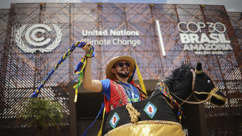 Conheça a Pavulagem: manifestação cultural que abriu a Cúpula dos Líderes da COP30 2 conheca-a-pavulagem-manifestacao-cultural-que-abriu-a-cupula-dos-lideres-da-cop30-tvt-news