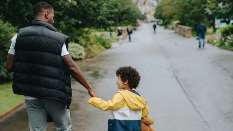 camara-aprova-aumento-licenca-paternidade-20-dias-esta-prevista-a-criacao-do-salario-paternidade-pago-pelo-inss-foto-pexels-tvt-news