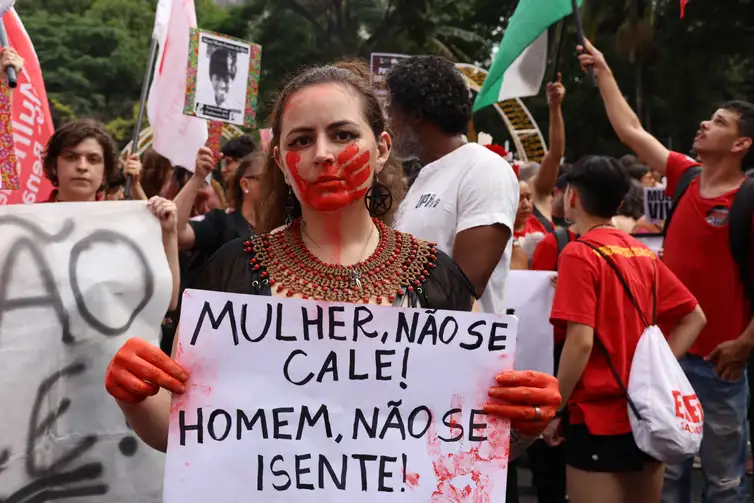contra-o-feminicidio-mulheres-protestam-por-todo-o-pais-tvt-news