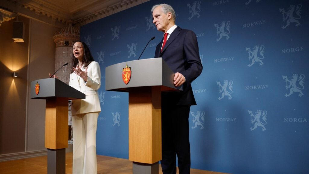 corina-machado-reaparece-na-noruega-e-diz-que-em-breve-levara-o-nobel-para-venezuela-tvt-news