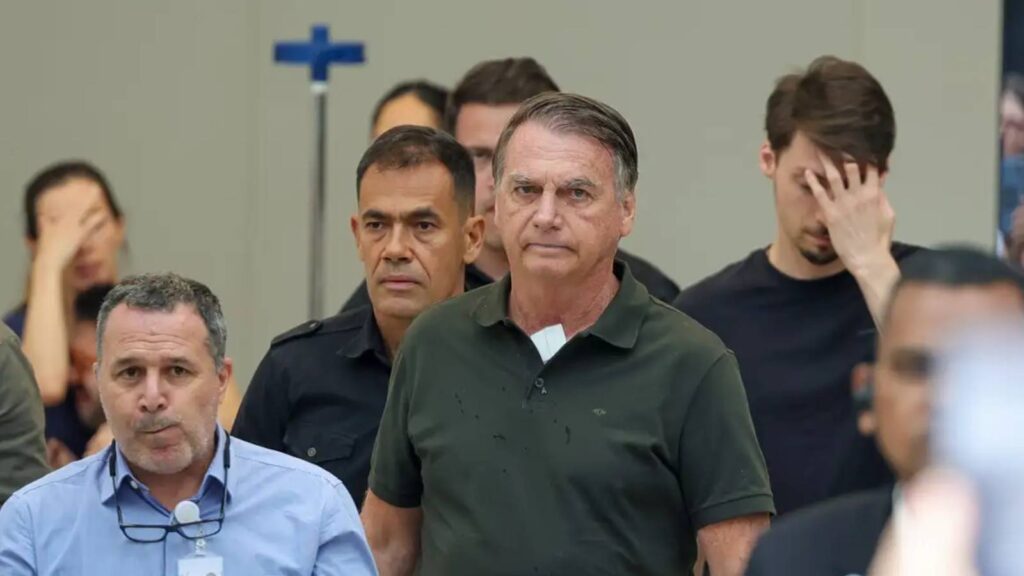 jair-bolsonaro-e-internado-para-ser-submetido-a-cirurgia-na-quinta-ao-longo-da-internacao-a-vigilancia-sera-de-24-horas-por-dia-foto-fabio-rodrigues-pozzebom-agencia-brasil-tvt-news