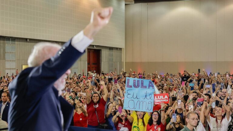 lula-lidera-todos-os-cenarios-de-1-turno-diz-real-time-big-data-num-dos-cenarios-lula-soma-35-mais-que-o-dobro-de-flavio-bolsonaro-pl-com-17-foto-ricardo-stuckert-pr-tvt-news