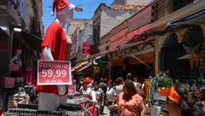 entenda-os-direitos-do-consumidor-para-trocas-de-presentes-de-natal-cdc-nao-obriga-a-trocar-produtos-por-motivo-de-gosto-tamanho-cor-ou-modelo-foto-tomaz-silva-agencia-brasil-tvt-news