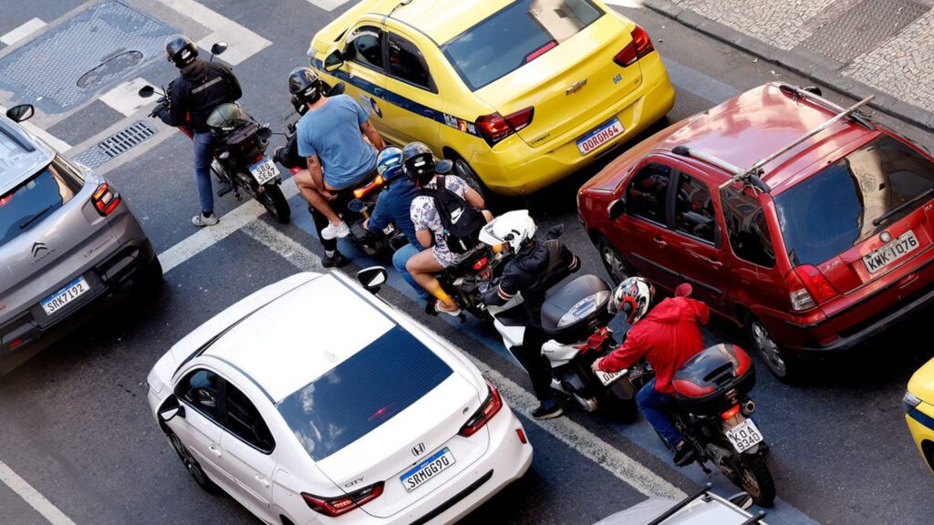 Mototaxi-por-aplicativo-e-liberado-em-SP-apos-sancao-de-nova-lei-tania-rego-agencia-brasil-tvt-news