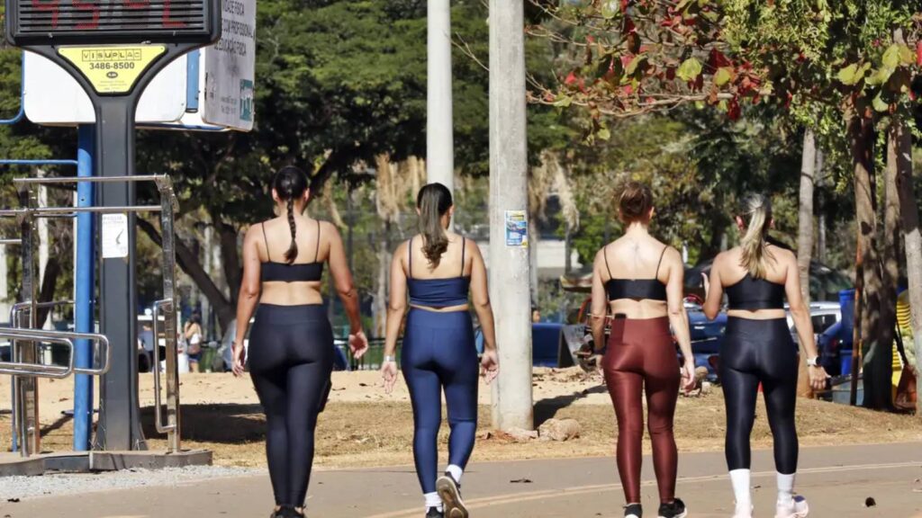 todo-o-estado-de-sao-paulo-tera-sexta-feira-de-muito-calor-para-a-capital-paulista-e-esperada-uma-temperatura-maxima-de-34c-foto-bruno-peres-agencia-brasil-tvt-news