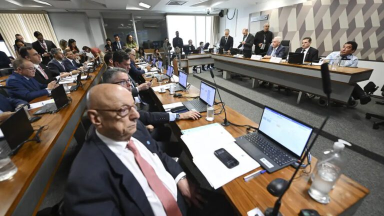 PL-da-Dosimetria-CCJ-reduz-para-quatro-horas-prazo-de-pedido-de-vista-saulo-cruz-agencia-senado-tvt-news